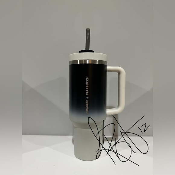 😳SOLD OUT Stanley x Starbucks MONOCHROME BLACK & WHITE GRADIENT Thailand 40oz - Picture 1 of 8